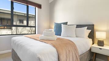 Apartment (3 Bedrooms) | 3 bedrooms, free WiFi