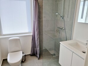 مجففات شعر، مناشف، ورق حمّام