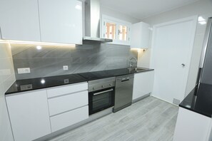 Køleskab, mikrobølgeovn, ovn, opvaskemaskine