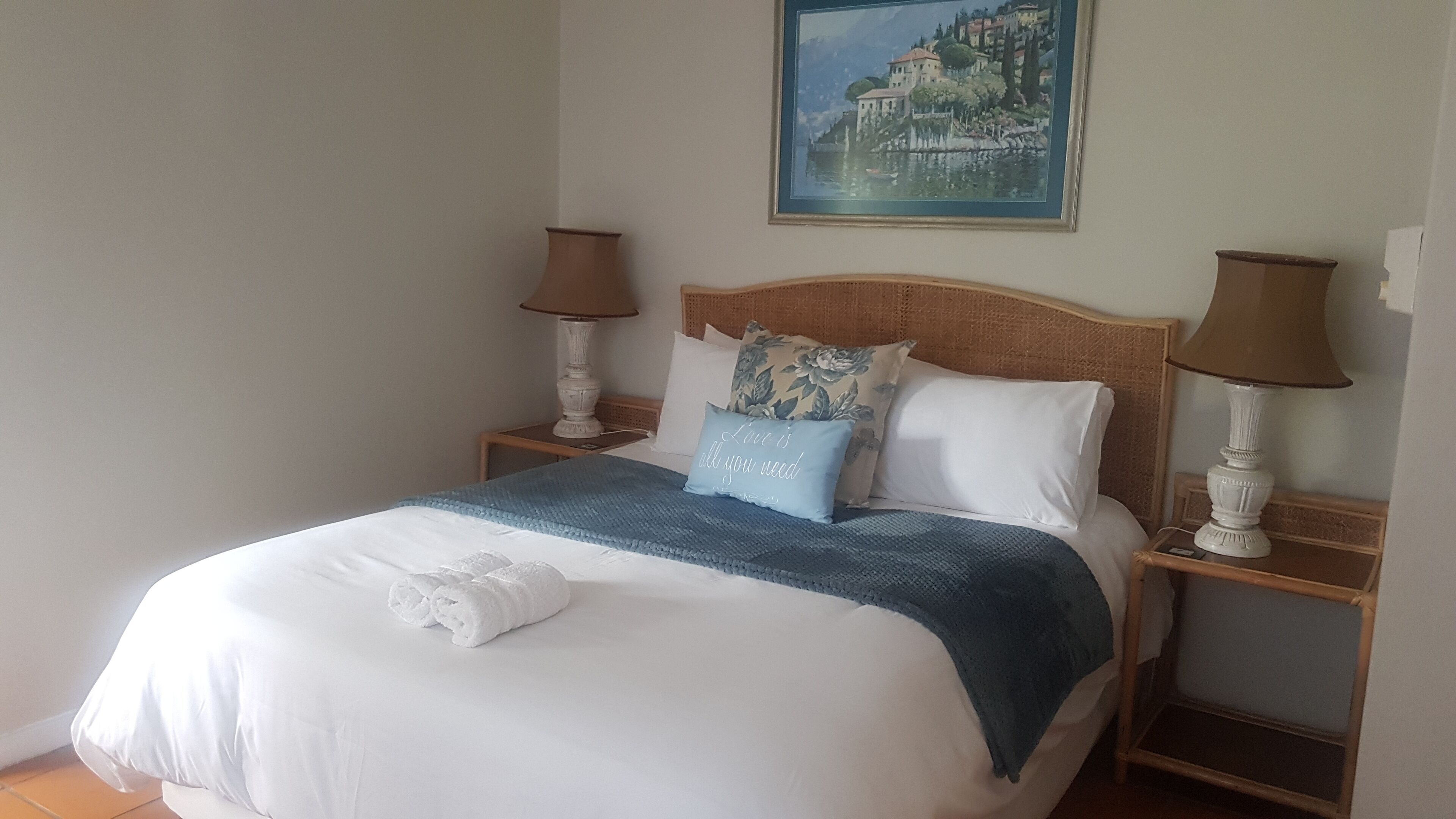 2 slaapkamers, een strijkplank/strijkijzer, beddengoed