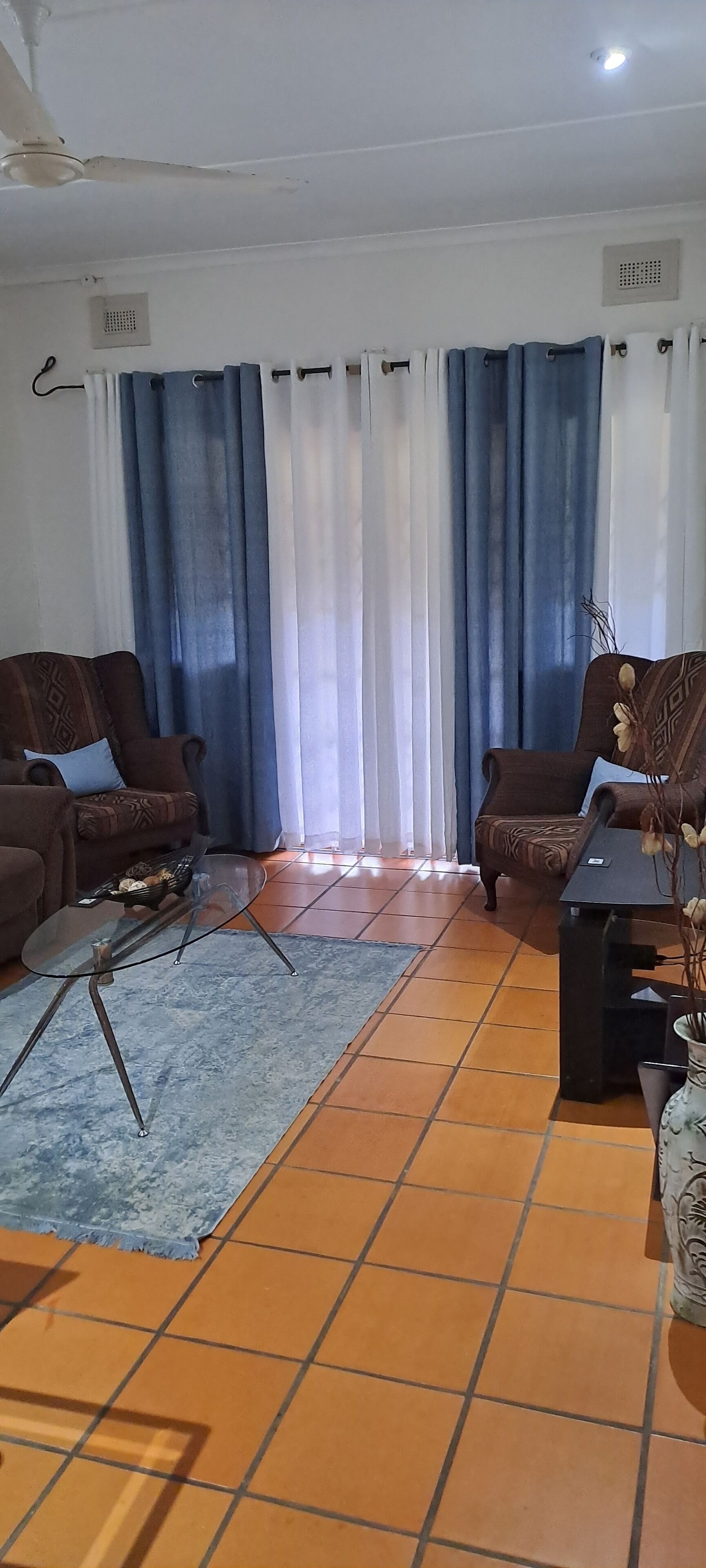 Family friendly apartment, with fantastic views of the Pool, Lagoon and Gardens.