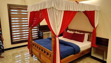Egyptian cotton sheets, premium bedding, laptop workspace, free WiFi