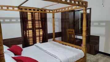 1 bedroom, Egyptian cotton sheets, premium bedding, laptop workspace