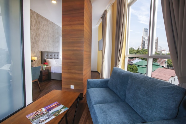 Studio B | Una cassaforte in camera, tende oscuranti, ferro/asse da stiro