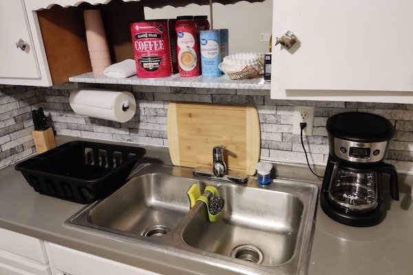 KĂŒhlschrank, Mikrowelle, Ofen, Herdplatte