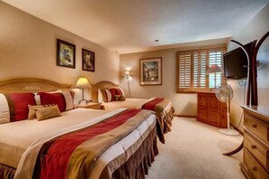 2 bedrooms, iron/ironing board, travel cot, WiFi
