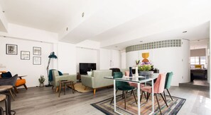 Interior - Soho Warehouse Loft with Concierge & Lift (London)