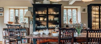 Lavish Tudor Estate & Gardens - Sleeps 25!