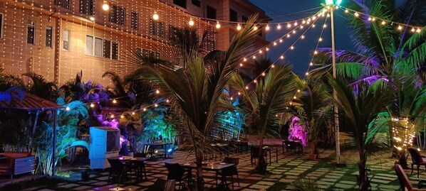 Garden - TGN SUITS - HOTEL (Raipur)