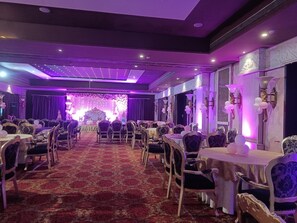 Banquet hall - TGN SUITS - HOTEL (Raipur)