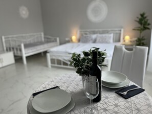 Studio | In-room safe, individually decorated, individually furnished, desk - Camille Apartments (Budapest)