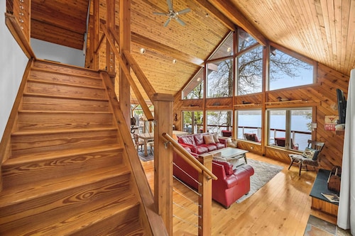 Sunset Chalet: Perfect Private Getaway!