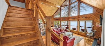Sunset Chalet: Perfect Private Getaway!