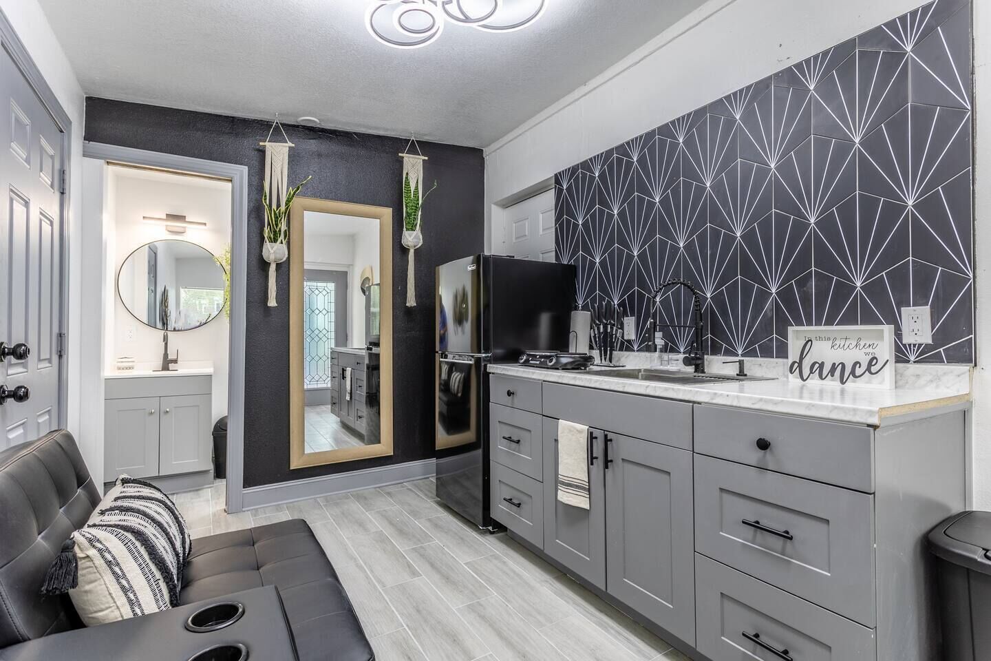 Adorable Sunshine Apt. Sleeps 3!