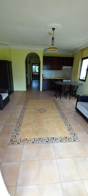Premium bedding, desk, laptop workspace, WiFi - MAXWELL HOLIDAY CLUB (Marmaris)