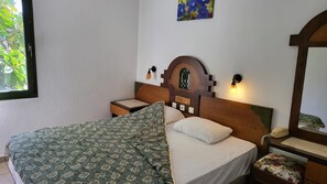 Premium bedding, desk, laptop workspace, WiFi - MAXWELL HOLIDAY CLUB (Marmaris)