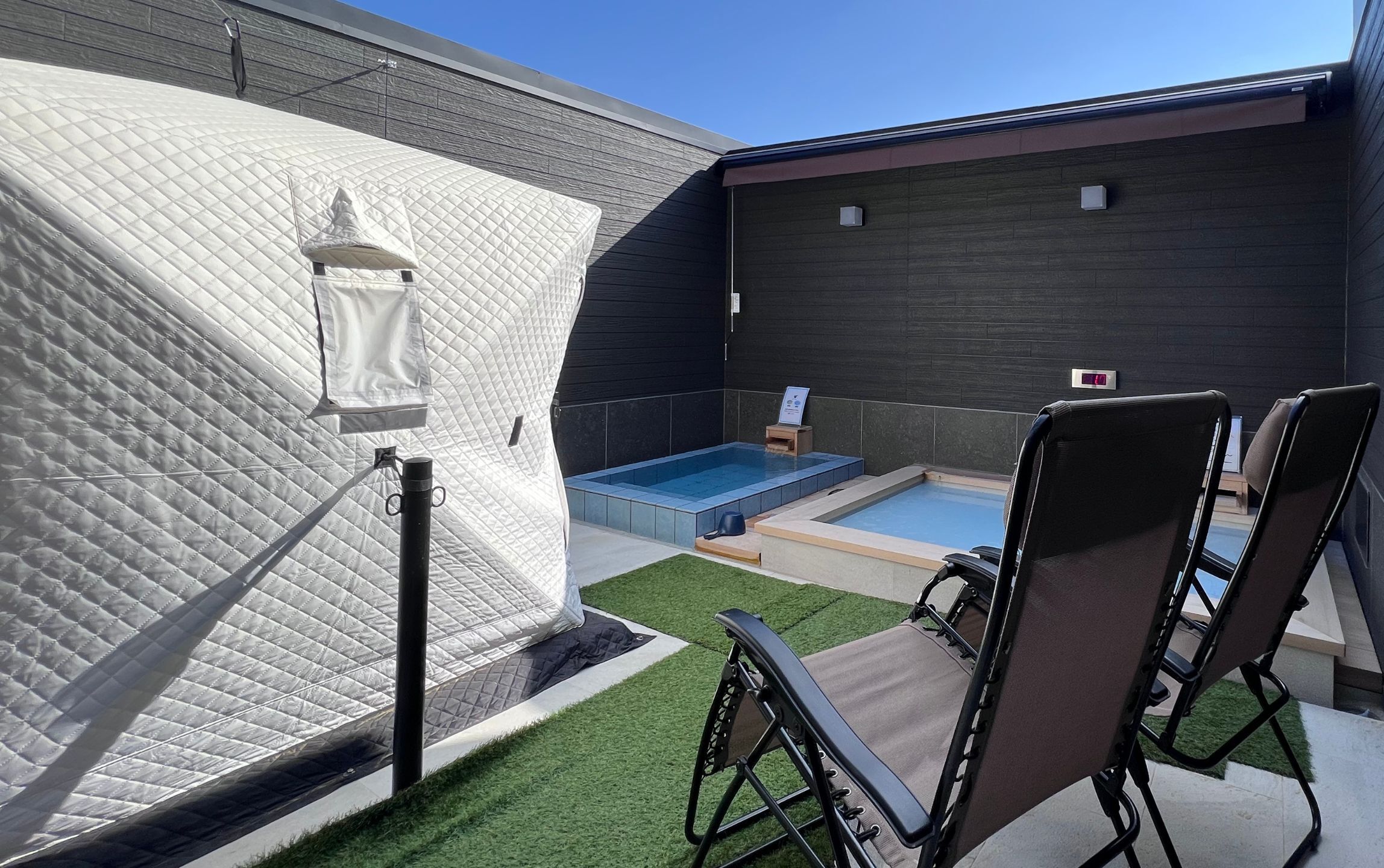 バスアメニティ (無料)、ヘアドライヤー、スリッパ、ビデ