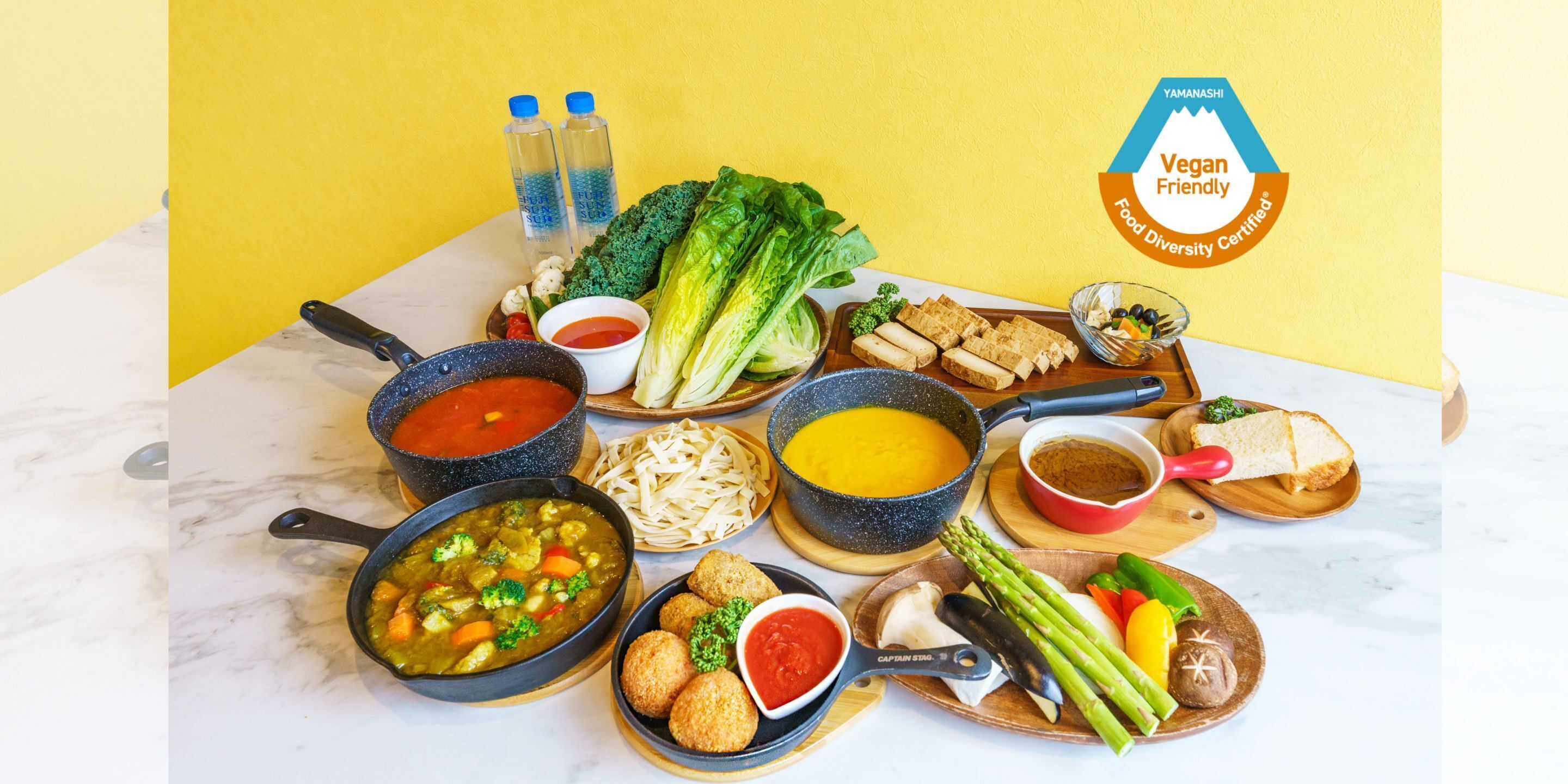 1 bedroom, desk, laptop workspace, free cribs/infant beds