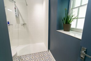 Hair dryer, towels - Number 69 -  a coastal that sleeps 2 guests  in 1 bedroom (Church Bay)
