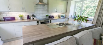 Tyn Llidiart -  a remote that sleeps 3 guests  in 2 bedrooms