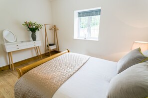 3 bedrooms, iron/ironing board, travel cot, free WiFi