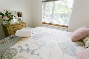 3 bedrooms, iron/ironing board, travel crib, free WiFi