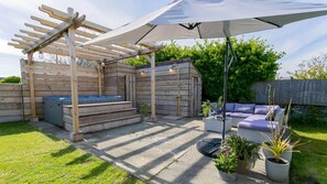 Terrace/patio - Tideaway - a coastal that sleeps 4 guests in 2 bedrooms (Trearddur Bay)