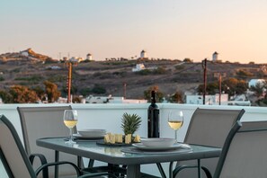 Queen Suite with Spa Bath | Terrace/patio - BlackStone Luxury Suites (Santorini)