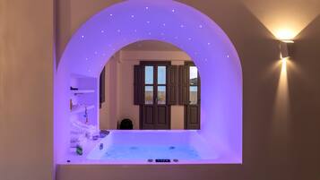 Deluxe Suite with Spa Bath | Egyptian cotton sheets, premium bedding, in-room safe, soundproofing