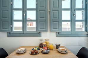 Superior Suite with Spa Bath | Private kitchen