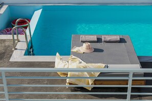 Exterior - BlackStone Luxury Suites (Santorini)