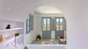 Deluxe Suite with Spa Bath | Bộ trải giường bằng vải cotton Ai Cập, bộ đồ giường cao cấp