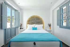 Superior Suite with Spa Bath - BlackStone Luxury Suites (Santorini)