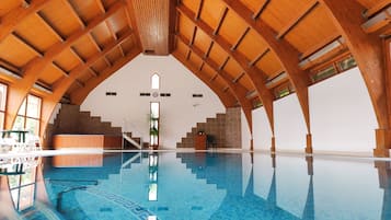 Sauna, Whirlpool, Schlammbad, Hydrotherapie, Gesichtsbehandlungen