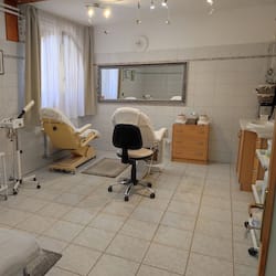 Sauna seca, banheira de hidromassagem, banhos de lama, hidroterapia