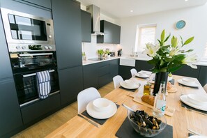 Frigorífic, microones, forn i rentaplats 