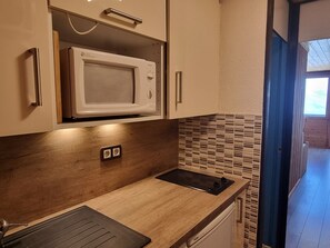 Fridge, microwave, dishwasher, coffee/tea maker - Renovated studio at ski-in/ski-out with Mont Blanc view (Plagne Aime 2000)