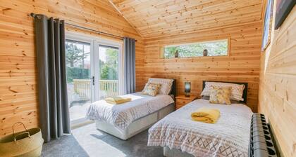 Bwthyn Gwyn - a dog that sleeps 4 guests in 2 bedrooms