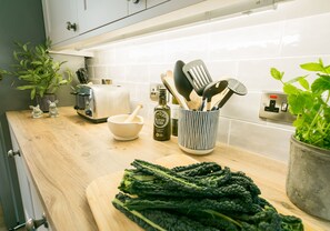 Fridge, microwave, oven, dishwasher - 45 Bryn Lane -  a sea view that sleeps 8 guests  in 4 bedrooms (Beaumaris)