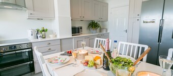 Mornant - a coastal that sleeps 6 guests in 3 bedrooms
