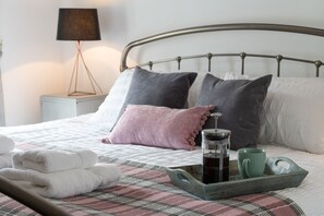 2 chambres, fer et planche à repasser, lit parapluie, Wi-Fi gratuit