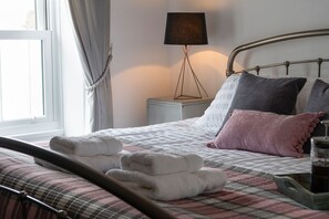2 bedrooms, iron/ironing board, travel cot, free WiFi