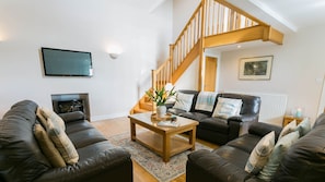 TV, DVD player - Beudy Penrhyn -  an on the beach that sleeps 8 guests  in 4 bedrooms (Llanfwrog)