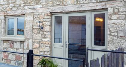 Gwel y Fenai - a coastal that sleeps 4 guests in 2 bedrooms