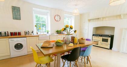Llangwyfan Isaf - a coastal that sleeps 8 guests in 5 bedrooms
