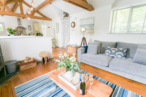 The Moorings -  a sea view that sleeps 4 guests  in 2 bedrooms