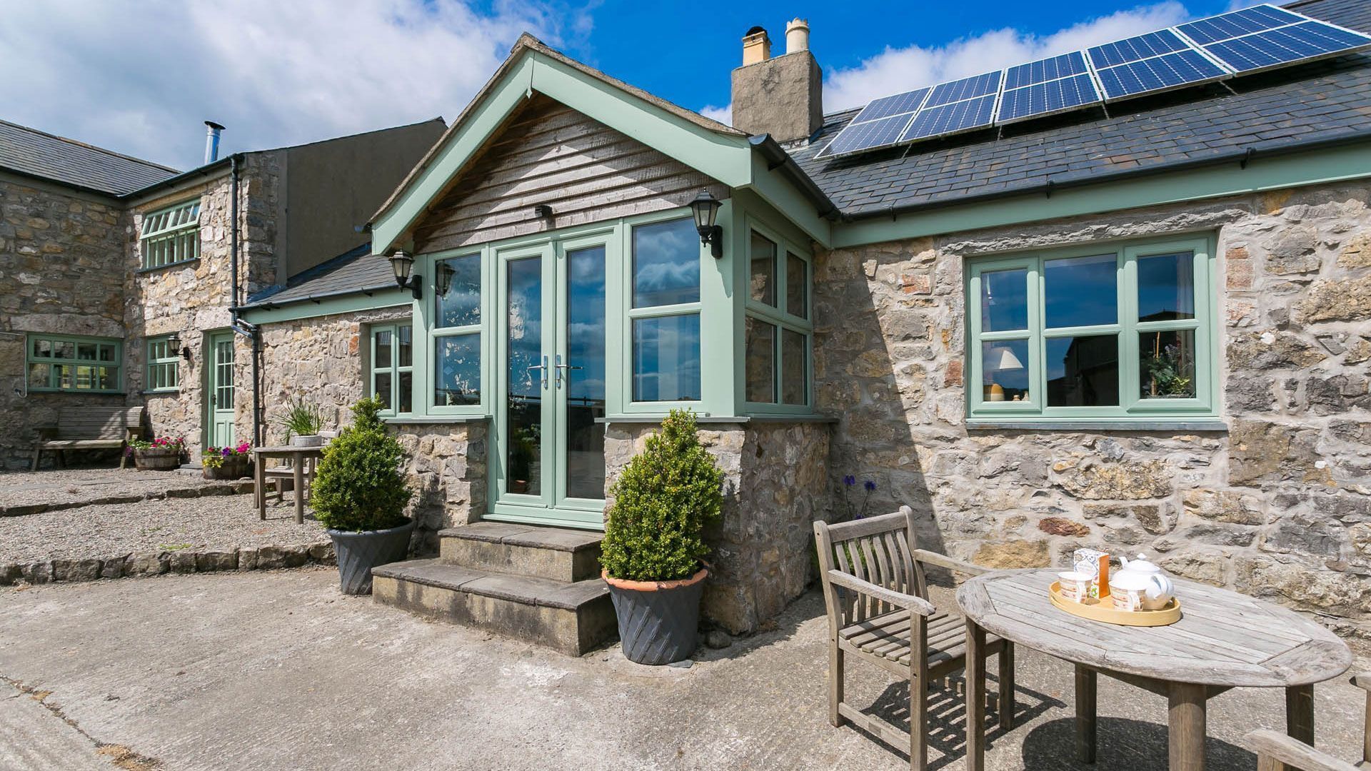 تناول الطعام بالخارج