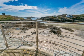 Property grounds - Pen y Graig -  an on the beach that sleeps 10 guests  in 5 bedrooms (Rhoscolyn)