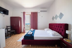 Double Room, Sea View | Desk, free WiFi, bed sheets - Vila Eden (Ksamil)