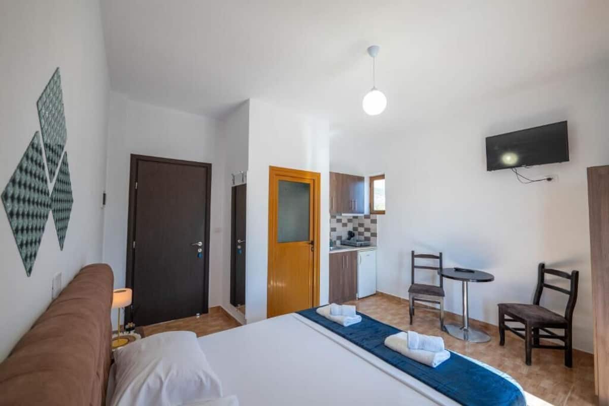 Bureau, Wi-Fi gratuit, draps fournis